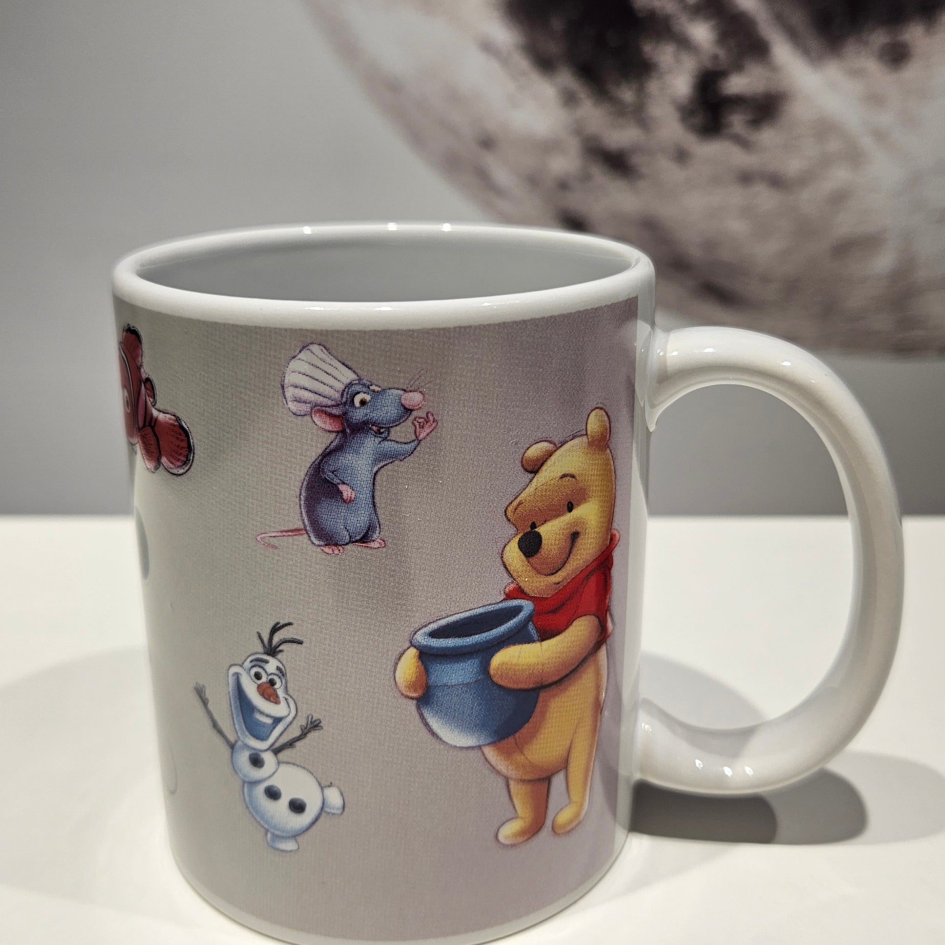 Caneca Comemorativa 100 Anos Disney 315ml - Várias Personagens Disney