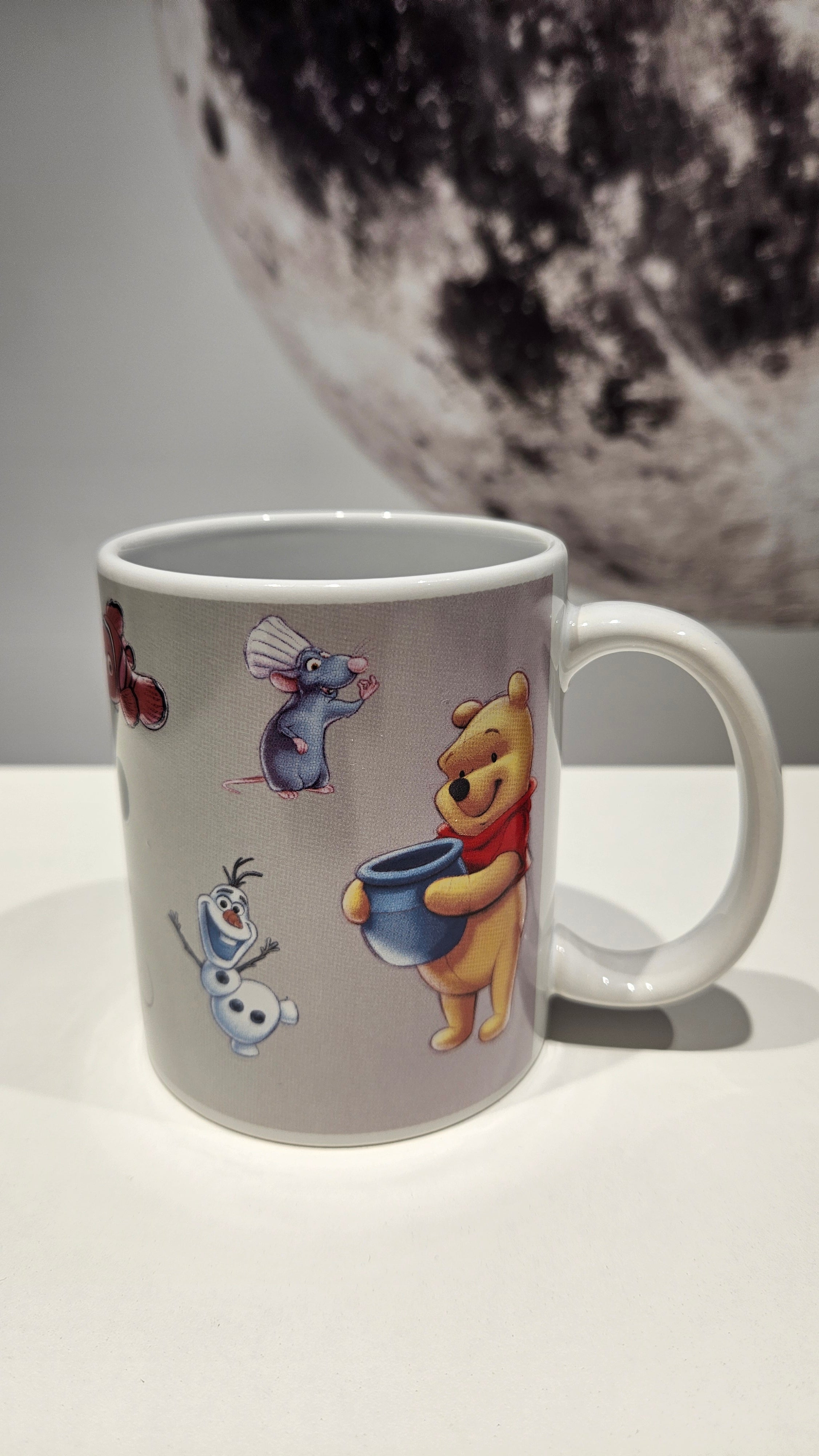 Caneca Comemorativa 100 Anos Disney 315ml - Várias Personagens Disney