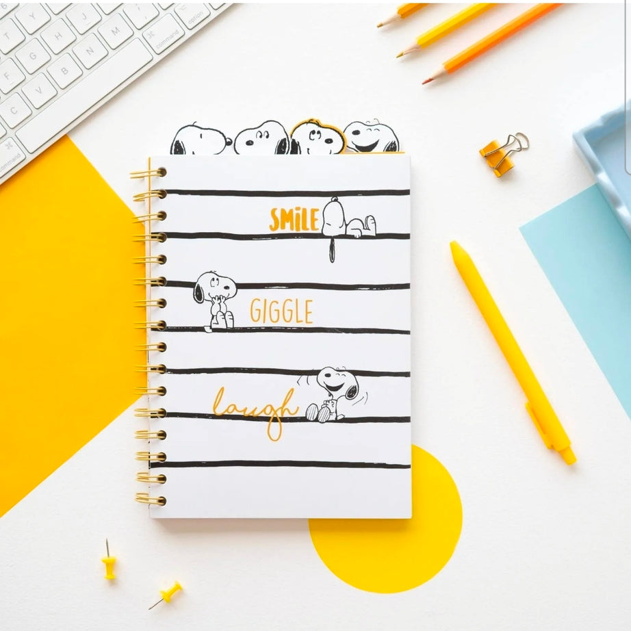 Caderno A5 Snoopy com Separadores Folhas Pontilhadas