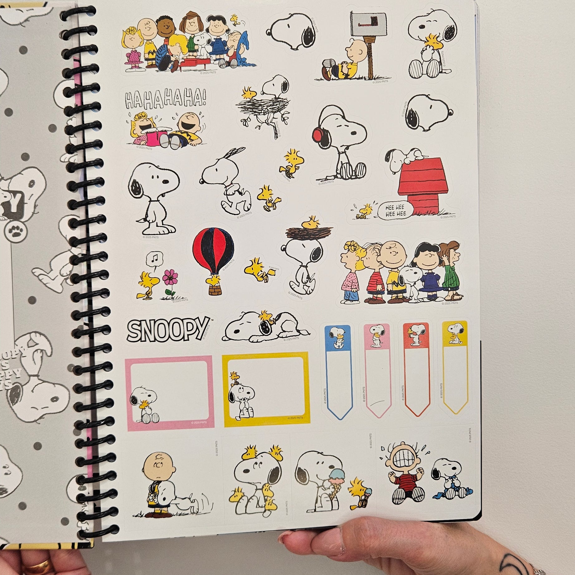 Caderno A4 Snoopy Quadriculado em Espiral com Folha de Autocolantes e Envelope