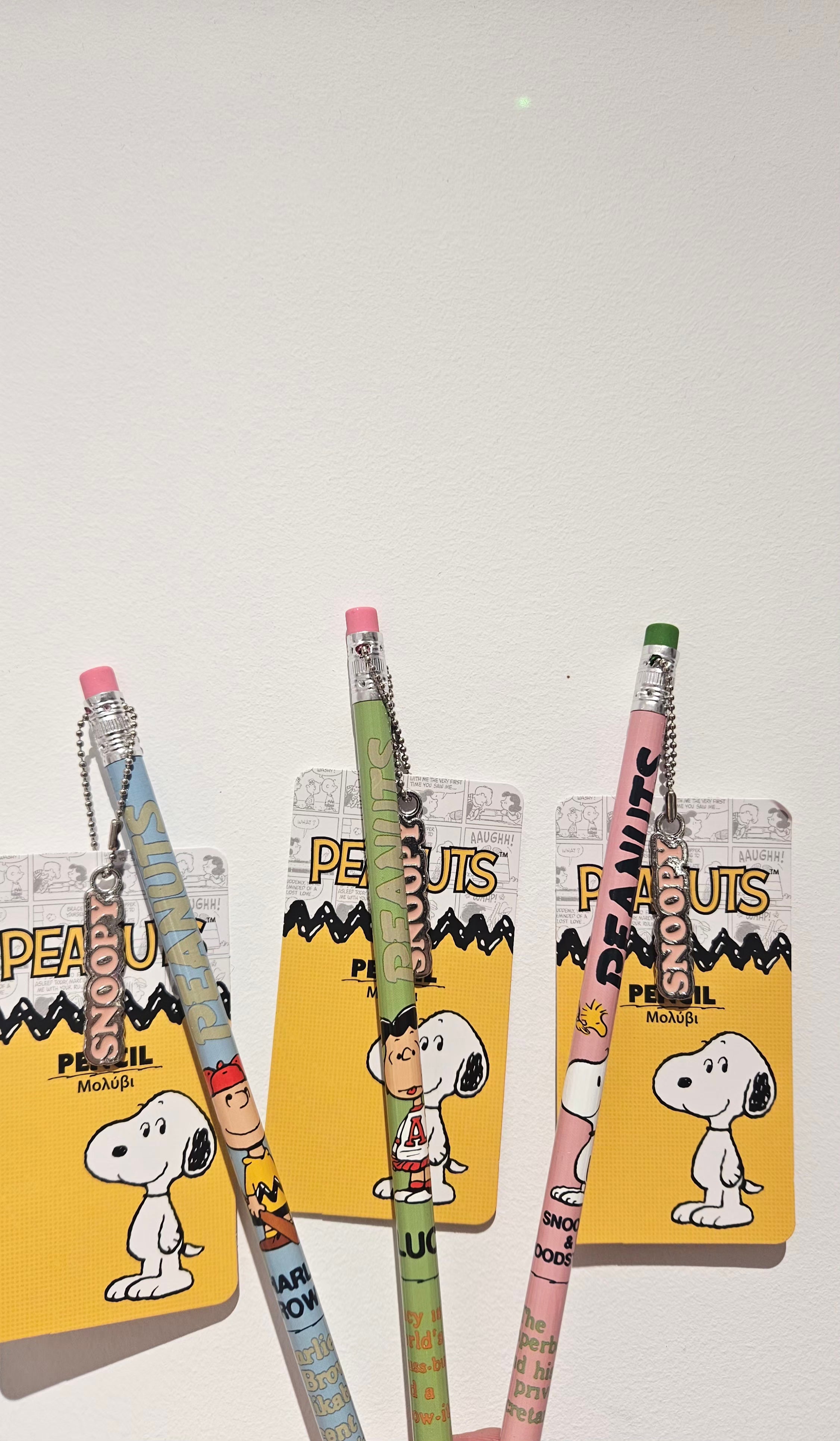 Lápis com Borracha e Pingente Snoopy - Cores Sortidas