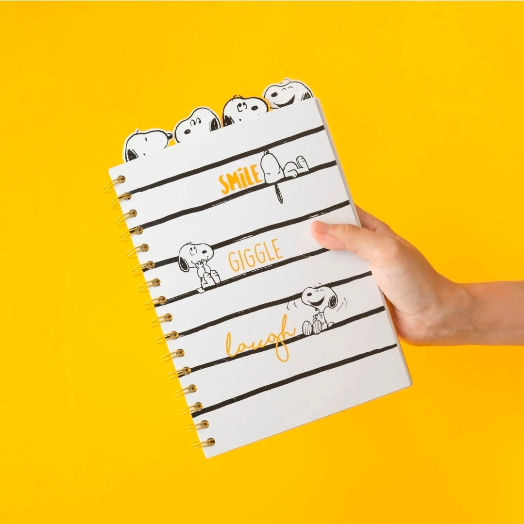 Caderno A5 Snoopy com Separadores Folhas Pontilhadas