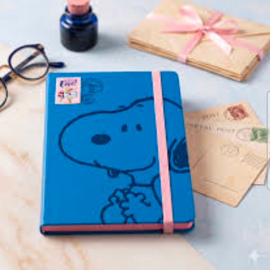 Caderno Premium A5 com Folhas Ilustradas e Autocolantes Snoopy