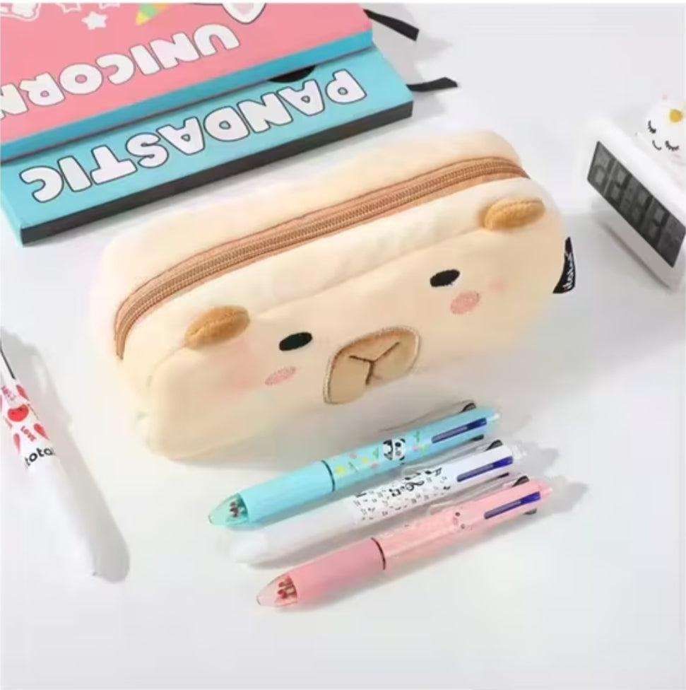 Estojo em Pelúcia Capivara Itotal