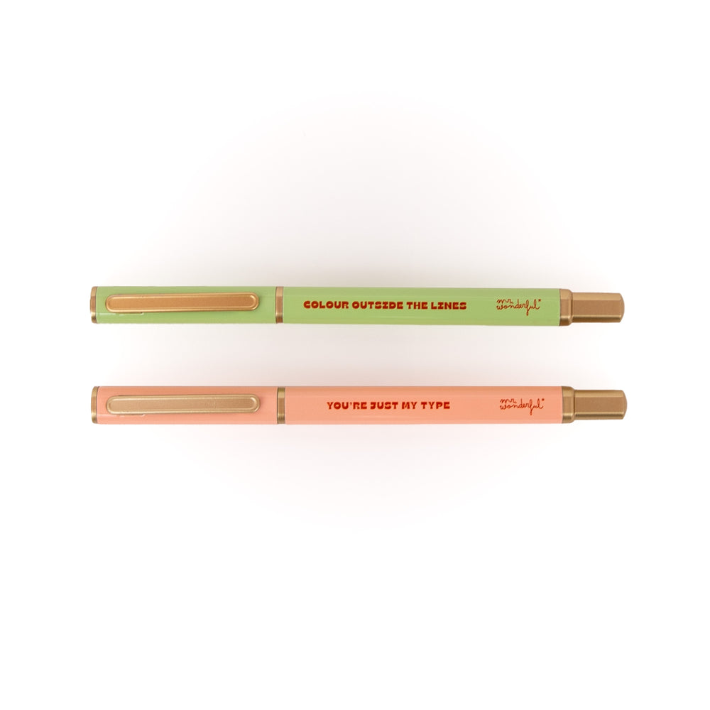 Conjunto 2 Canetas "Color Outside The Lines" e " You're Just my Type" Mr.Wonderful