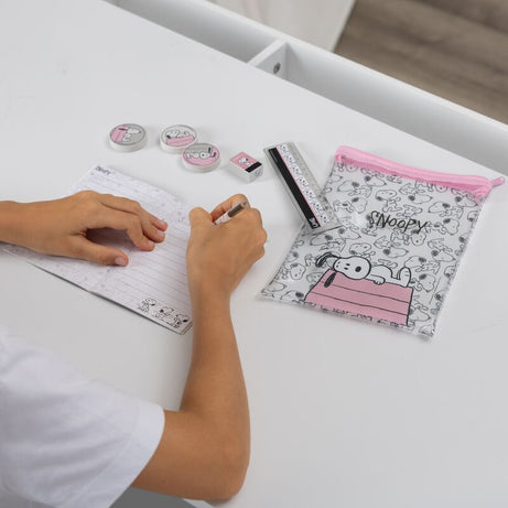 Conjunto Patinha Snoopy - Estojo Transparente, 3 Borrachas, Lápis, Afia, Régua e