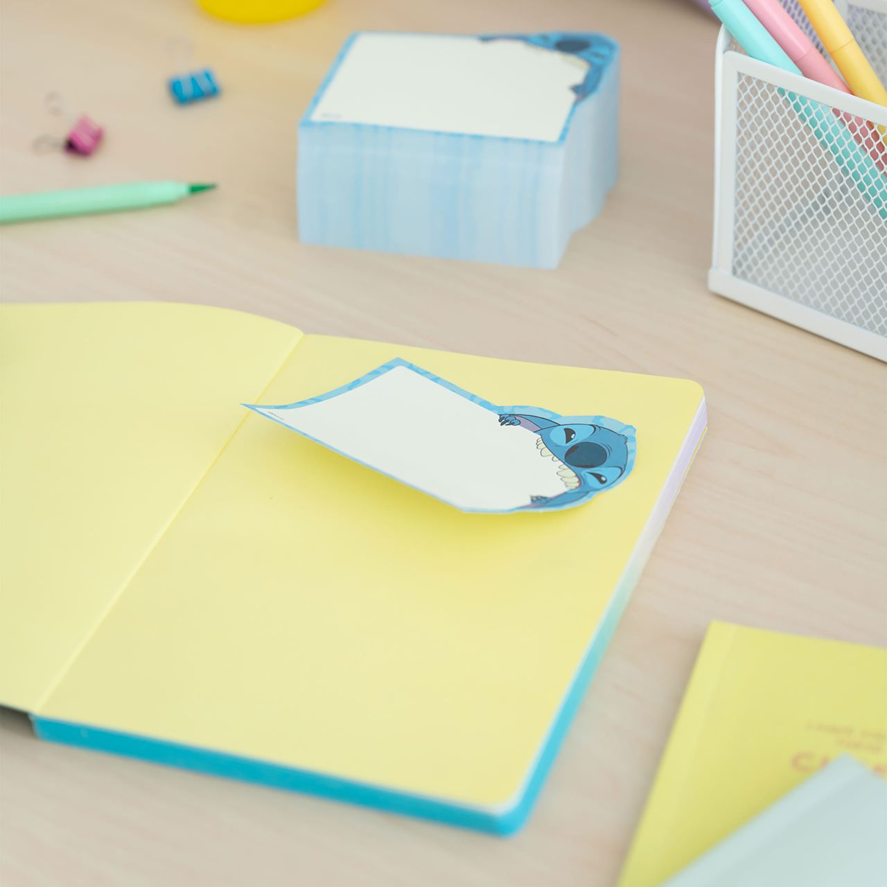 Bloco memo com 400 Folhas Stitch